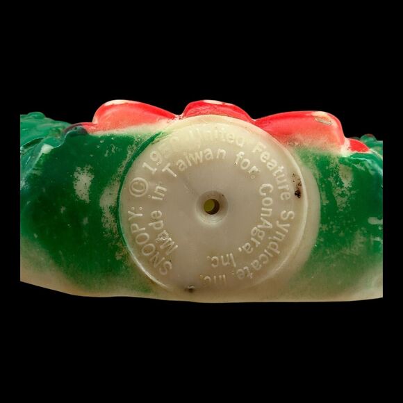 1980s Squeaker Toy Snoopy Christmas Wreath Peanuts Dog Taiwan Rubber Toy Vintage - Picture 9 of 9